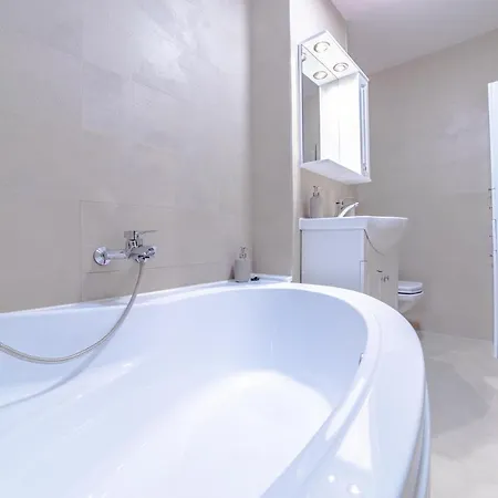 Apartament Garii *